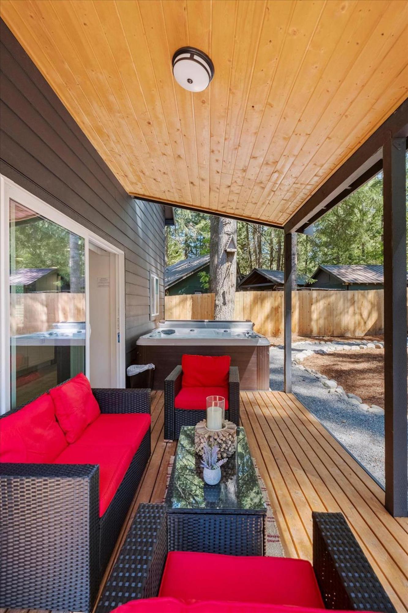 Cozy Pines * Ashford